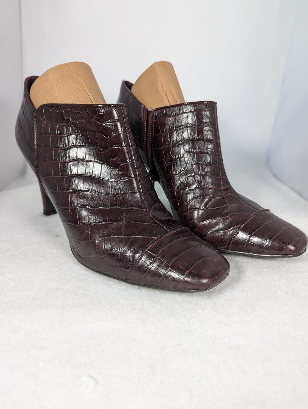 Antonio MelaniAnkle boots brown 7.5Croc print on leather High heel 3.5" See Desc